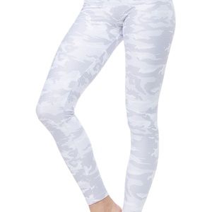 Strut This Teagan Long Camo Leggings EUC